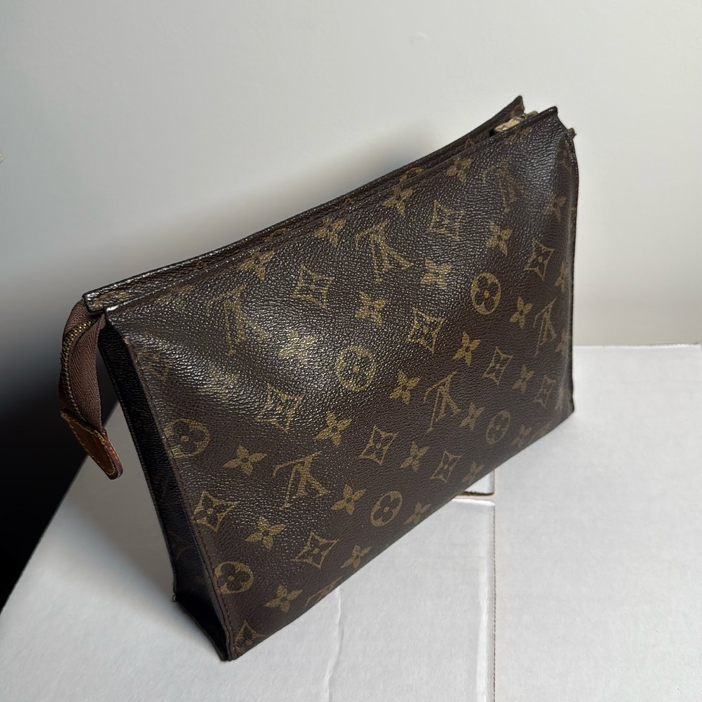 LOUIS VUITTON Monogram Zippered Clutch Pouch Toiletry Case Bag Brown Paris 1970
